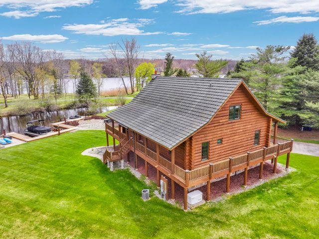 1085 Bundy Drive, Lake Isabella, MI 48893