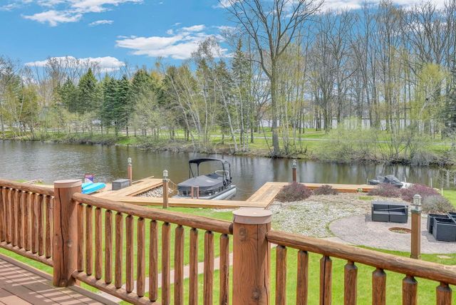 1085 Bundy Drive, Lake Isabella, MI 48893