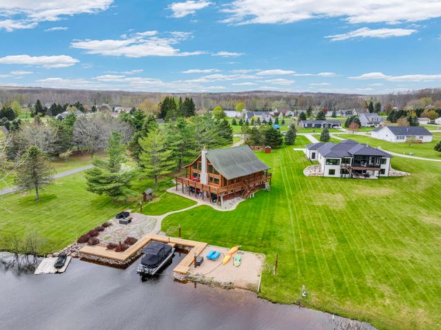1085 Bundy Drive, Lake Isabella, MI 48893