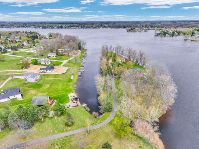 1085 Bundy Drive, Lake Isabella, MI 48893