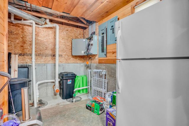 1085 Bundy Drive, Lake Isabella, MI 48893