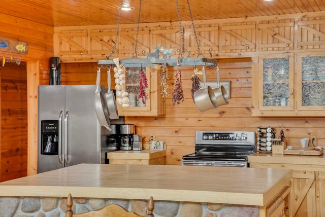 1085 Bundy Drive, Lake Isabella, MI 48893