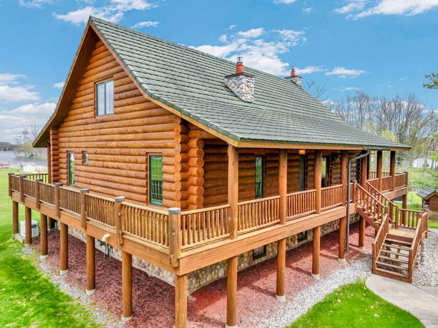 1085 Bundy Drive, Lake Isabella, MI 48893