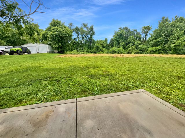 851 Salem Rd, Clarksville, TN 37040