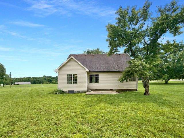 851 Salem Rd, Clarksville, TN 37040