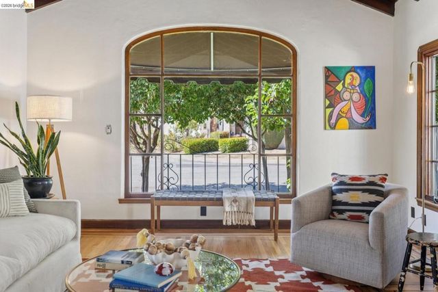 833 Rodney DR, San Leandro, CA 94577