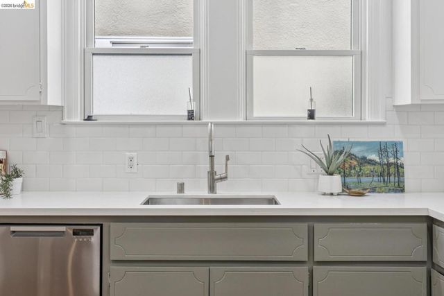 833 Rodney DR, San Leandro, CA 94577