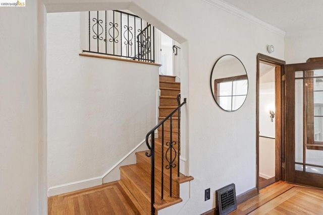 833 Rodney DR, San Leandro, CA 94577