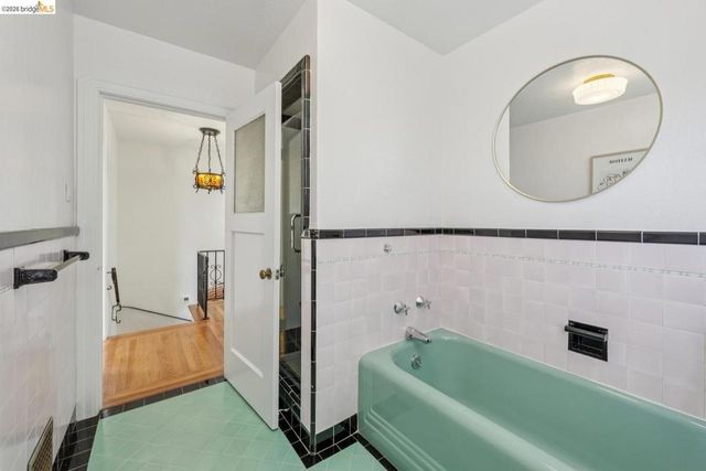 833 Rodney DR, San Leandro, CA 94577