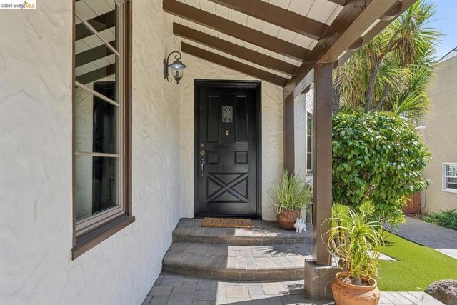 833 Rodney DR, San Leandro, CA 94577