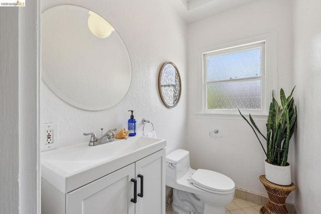 833 Rodney DR, San Leandro, CA 94577