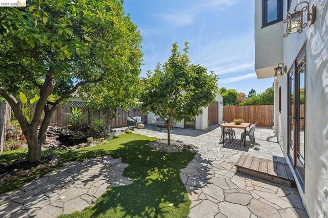 833 Rodney DR, San Leandro, CA 94577
