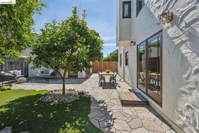 833 Rodney DR, San Leandro, CA 94577