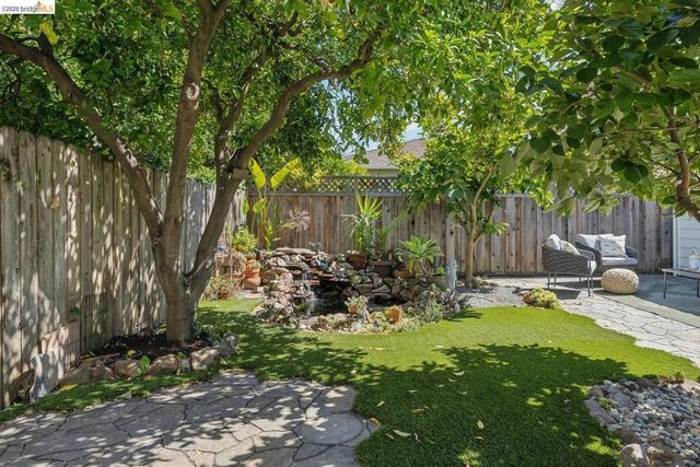 833 Rodney DR, San Leandro, CA 94577
