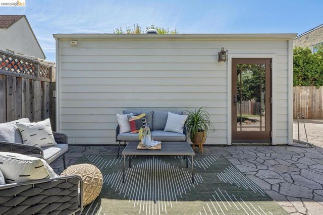 833 Rodney DR, San Leandro, CA 94577