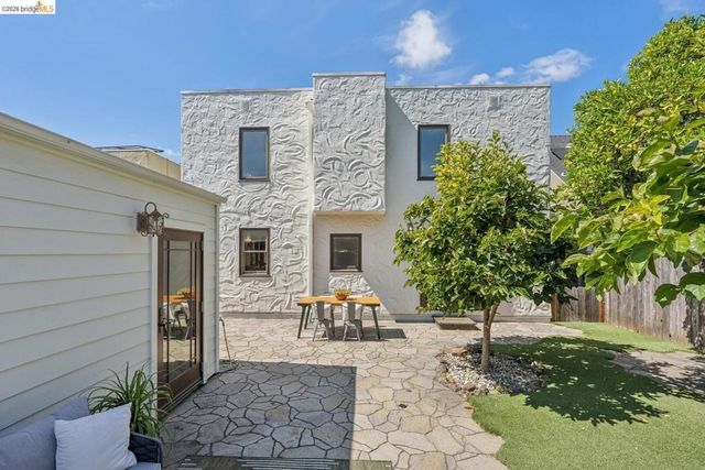 833 Rodney DR, San Leandro, CA 94577