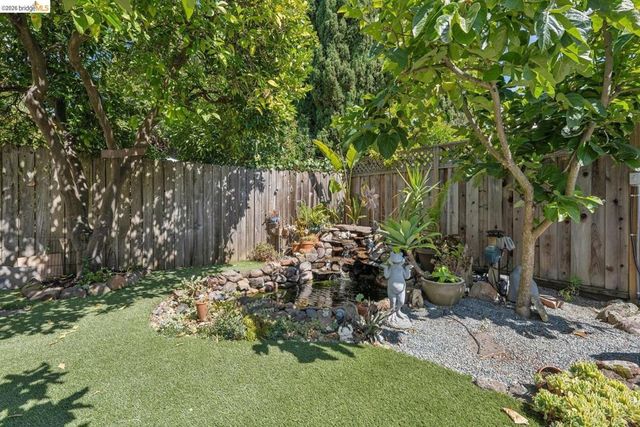 833 Rodney DR, San Leandro, CA 94577