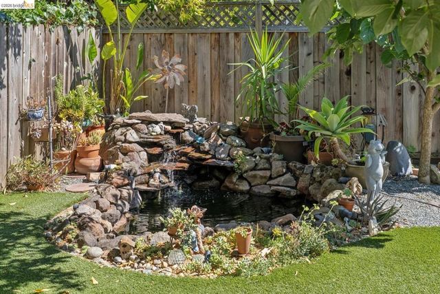 833 Rodney DR, San Leandro, CA 94577