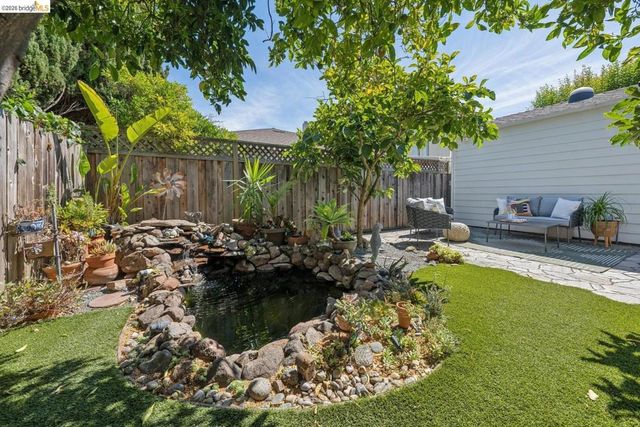 833 Rodney DR, San Leandro, CA 94577