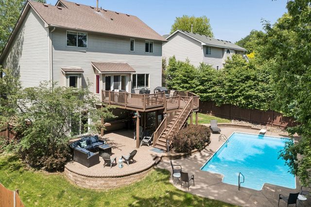 2478 Timber Court E, Maplewood, MN 55119