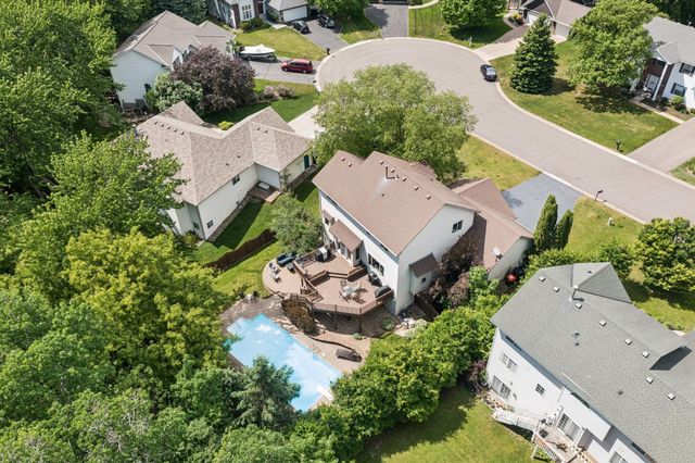 2478 Timber Court E, Maplewood, MN 55119