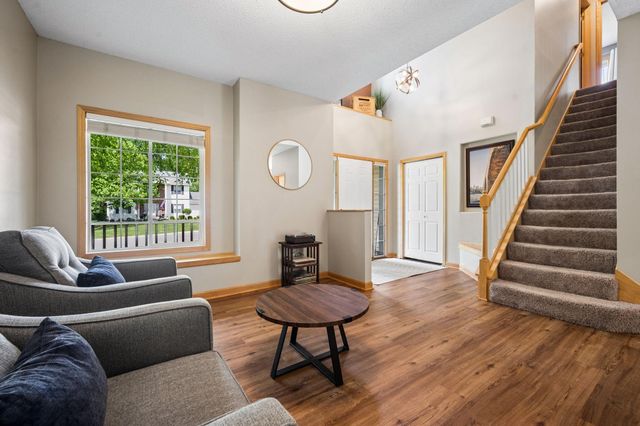 2478 Timber Court E, Maplewood, MN 55119