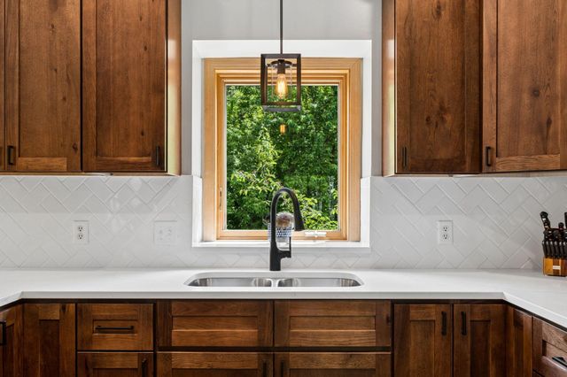 2478 Timber Court E, Maplewood, MN 55119