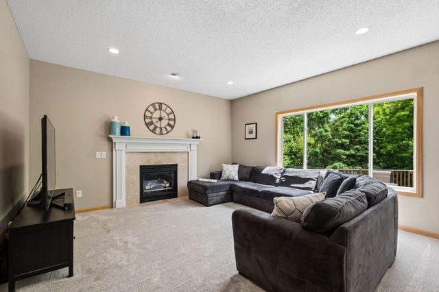 2478 Timber Court E, Maplewood, MN 55119