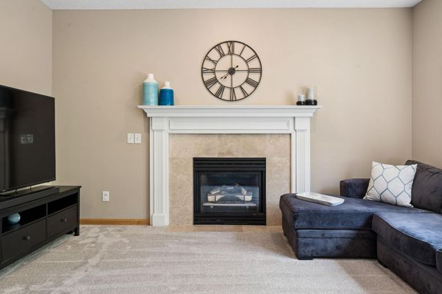 2478 Timber Court E, Maplewood, MN 55119