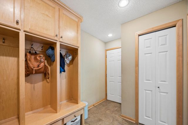 2478 Timber Court E, Maplewood, MN 55119