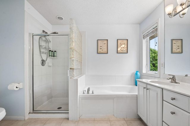 2478 Timber Court E, Maplewood, MN 55119