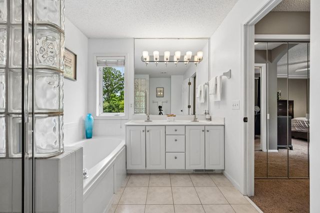 2478 Timber Court E, Maplewood, MN 55119