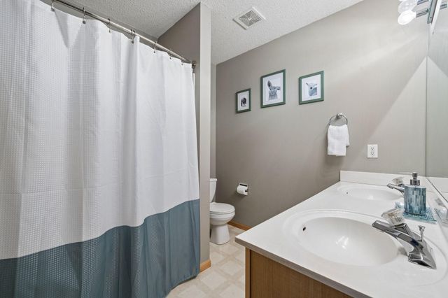 2478 Timber Court E, Maplewood, MN 55119