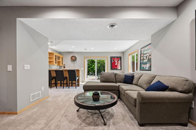 2478 Timber Court E, Maplewood, MN 55119