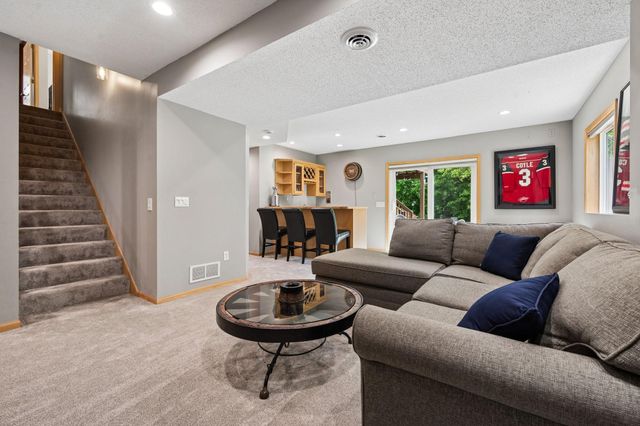 2478 Timber Court E, Maplewood, MN 55119