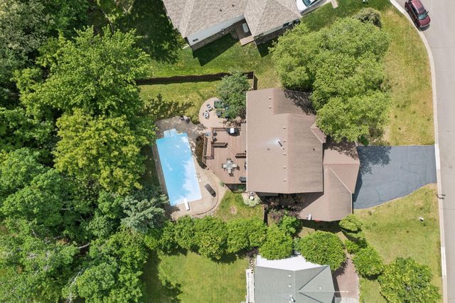 2478 Timber Court E, Maplewood, MN 55119