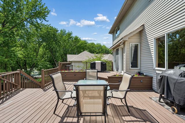 2478 Timber Court E, Maplewood, MN 55119