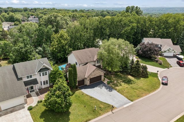 2478 Timber Court E, Maplewood, MN 55119