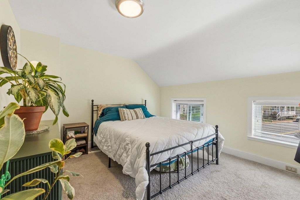 Image 18 of property listing at 465 W SOUTH ST, Frederick, MD 21701