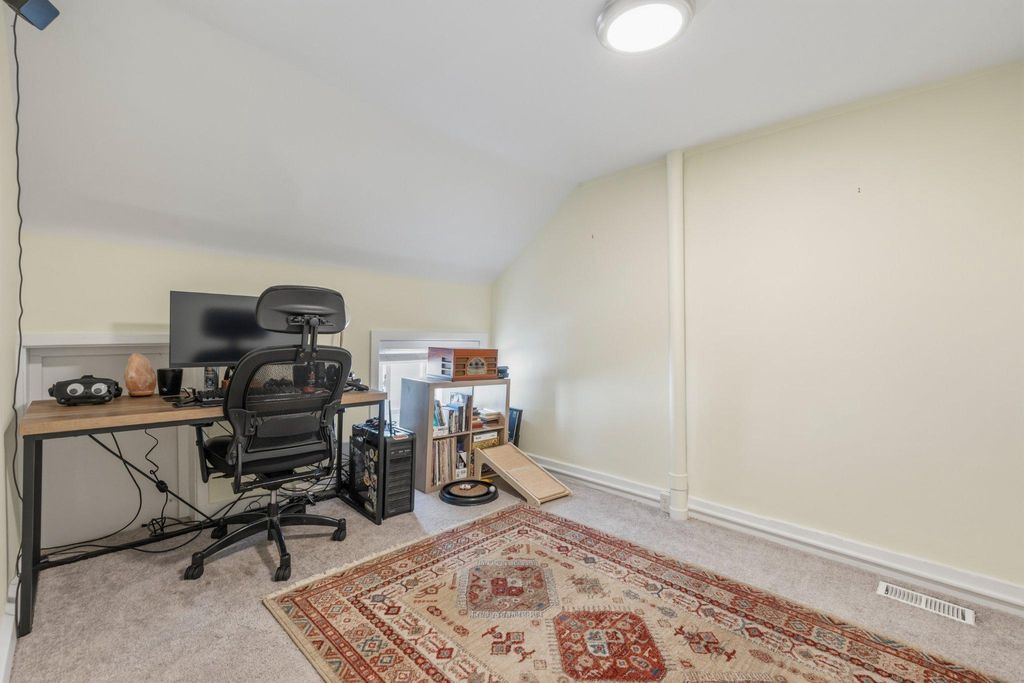 Image 20 of property listing at 465 W SOUTH ST, Frederick, MD 21701