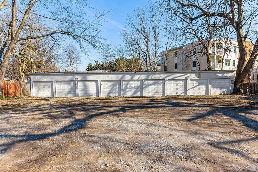 Image 34 of property listing at 465 W SOUTH ST, Frederick, MD 21701
