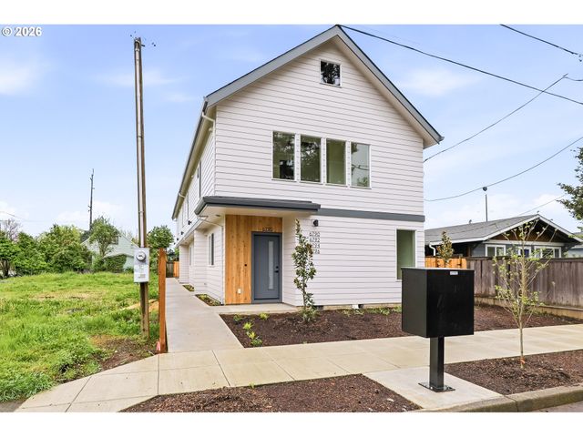 6790 Se INSLEY St 1, Portland, OR 97206
