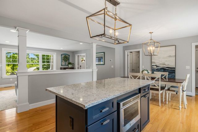 4 Betty Lane, Stratham, NH 03885