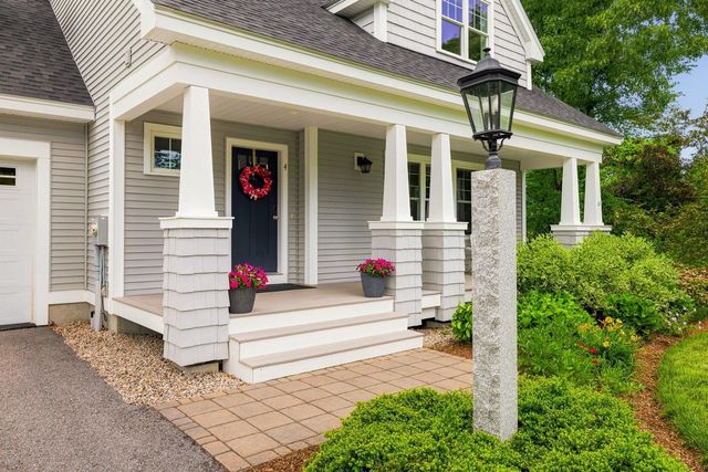 4 Betty Lane, Stratham, NH 03885