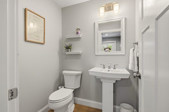 4 Betty Lane, Stratham, NH 03885