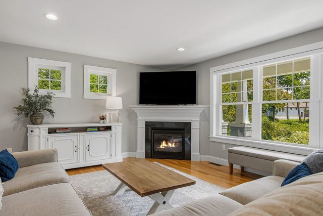 4 Betty Lane, Stratham, NH 03885