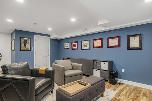 4 Betty Lane, Stratham, NH 03885