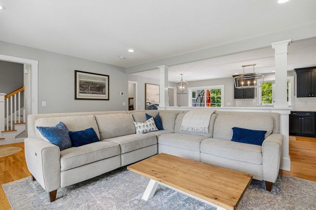 4 Betty Lane, Stratham, NH 03885