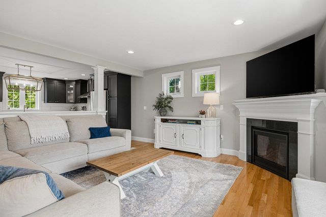 4 Betty Lane, Stratham, NH 03885