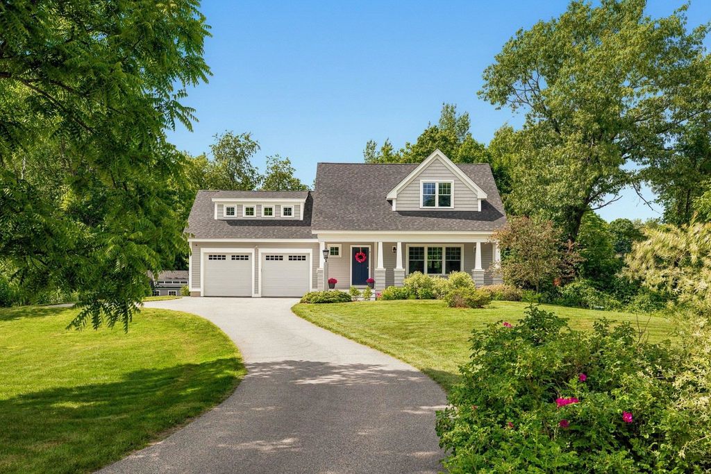 4 Betty Lane, Stratham, NH 03885